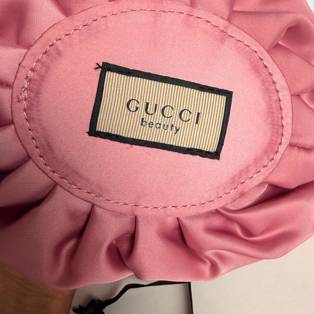 NEW Gucci Beauty Satin Pouch - Picture 3 of 7